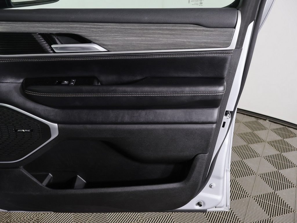 Used 2024 Jeep Wagoneer L Series III w/ Flexible Seating Group AWD/4WD image 26