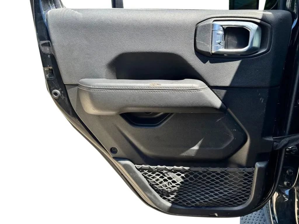 Used 2021 Jeep Wrangler Unlimited Sahara w/ Uconnect 4C Nav & Sound Group AWD/4WD image 23