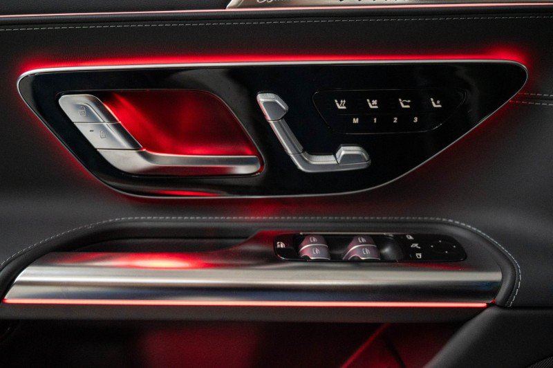 New 2026 Mercedes-Benz SL 63 AMG 4MATIC image 17