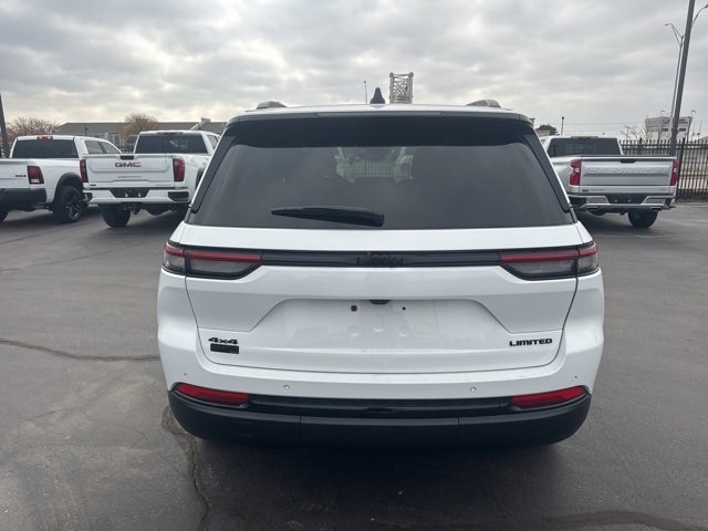 Used 2023 Jeep Grand Cherokee Limited w/ Black Appearance Package image 4