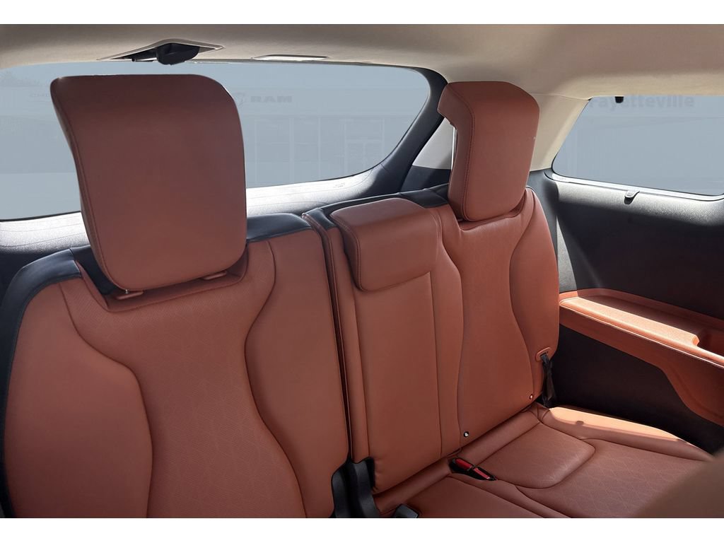Used 2025 Kia Carnival EX FWD image 19