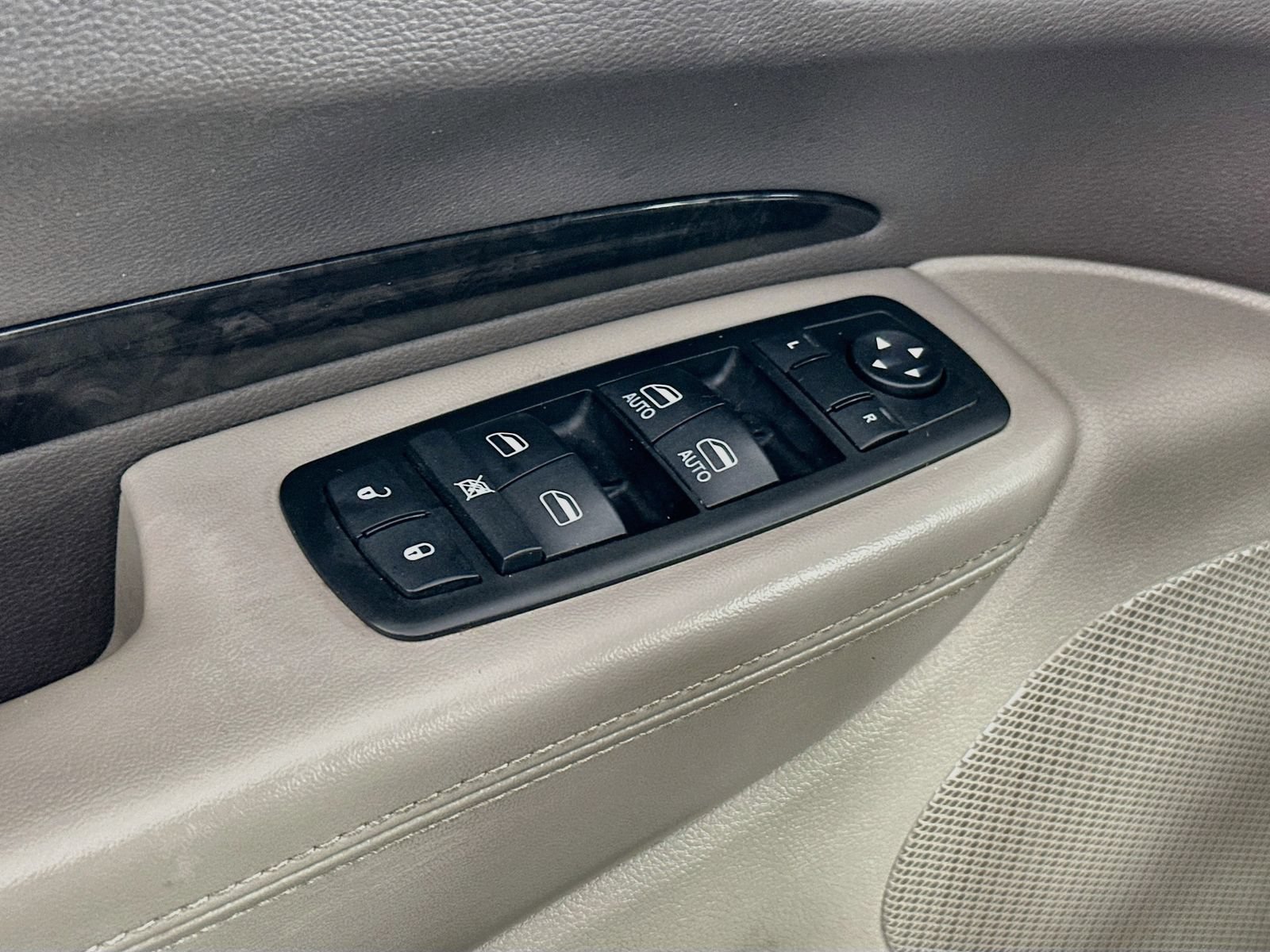 Used 2012 Dodge Durango Crew w/ Leather Interior Group AWD/4WD image 17