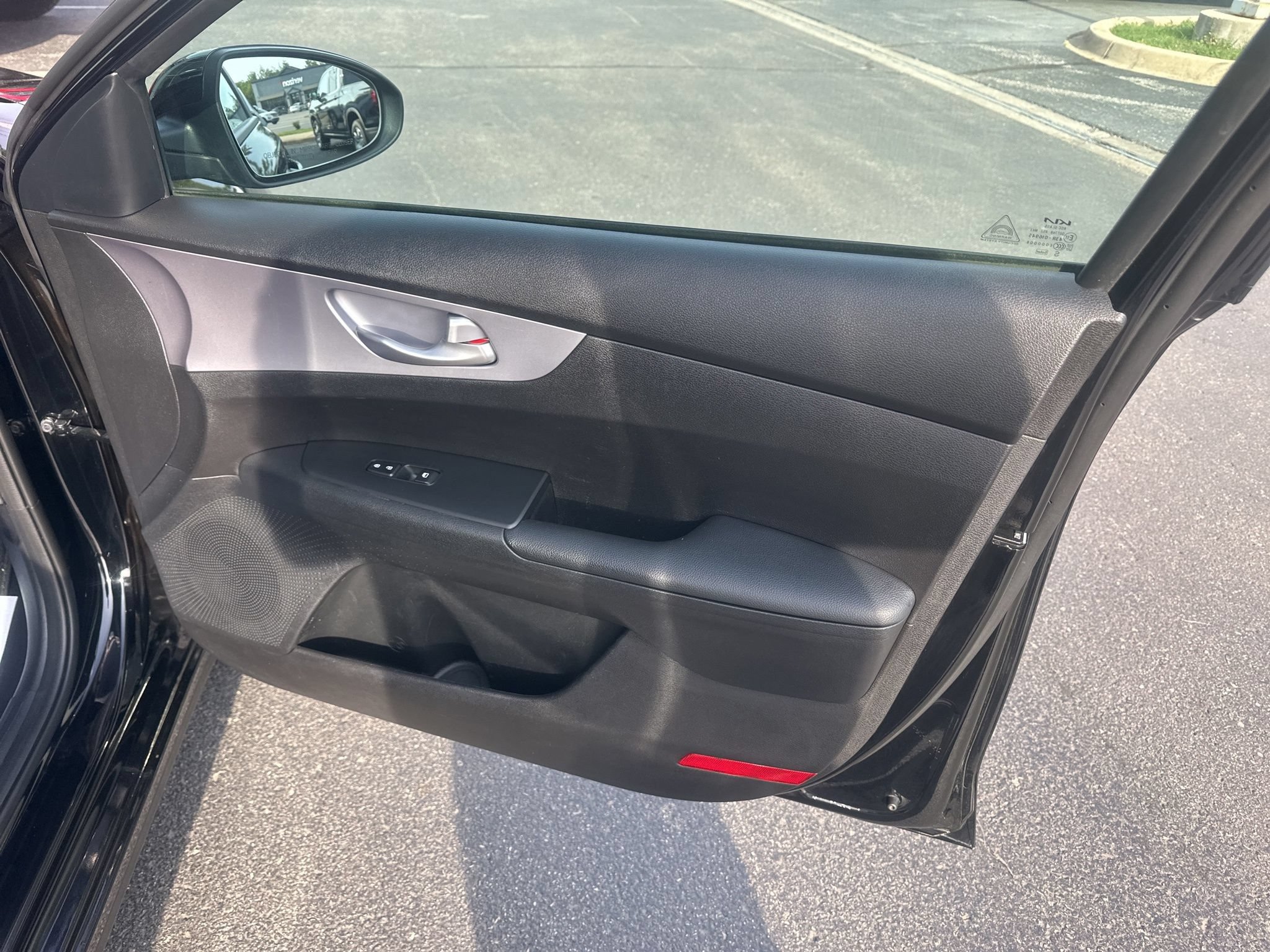 Used 2024 Kia Forte LXS FWD image 9