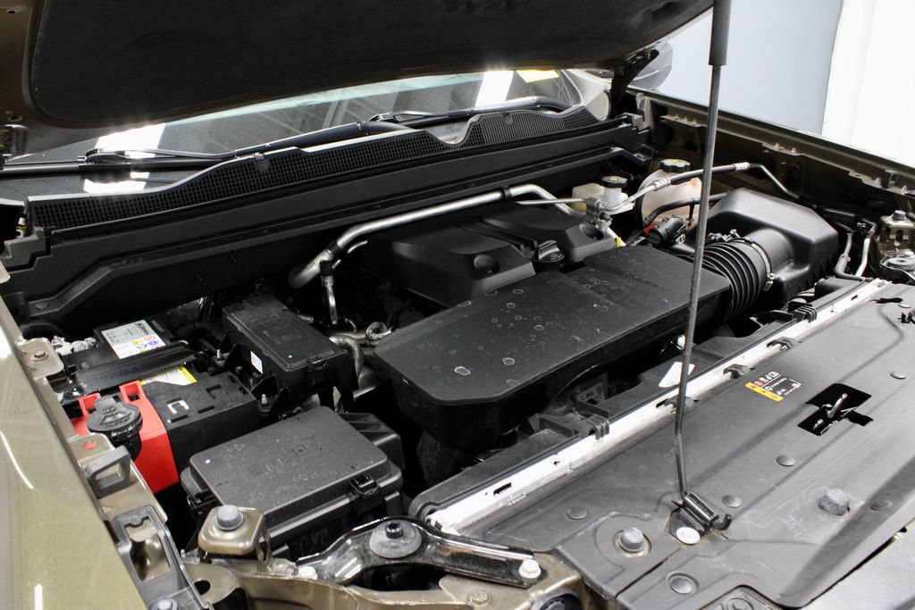 Used 2025 Chevrolet Colorado Trail Boss AWD/4WD image 19