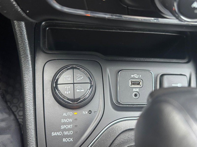 Used 2022 Jeep Cherokee Trailhawk w/ Comfort/Convenience Group image 21