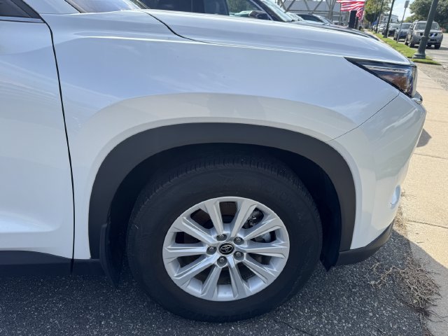 Used 2024 Toyota Grand Highlander AWD image 9