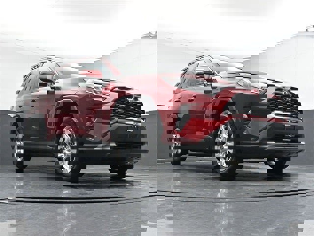 Used 2021 Toyota RAV4 XLE w/ Convenience Package image 21