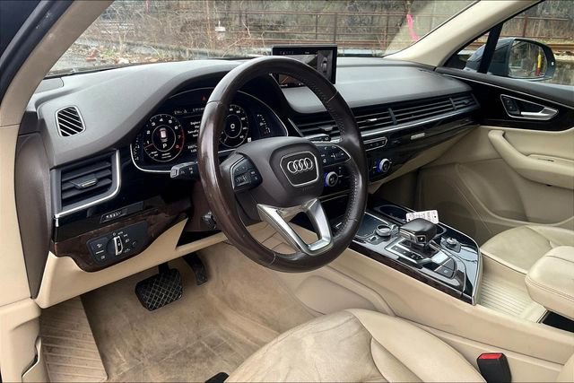 Used 2017 Audi Q7 3.0T Premium Plus w/ Premium Plus Package image 14