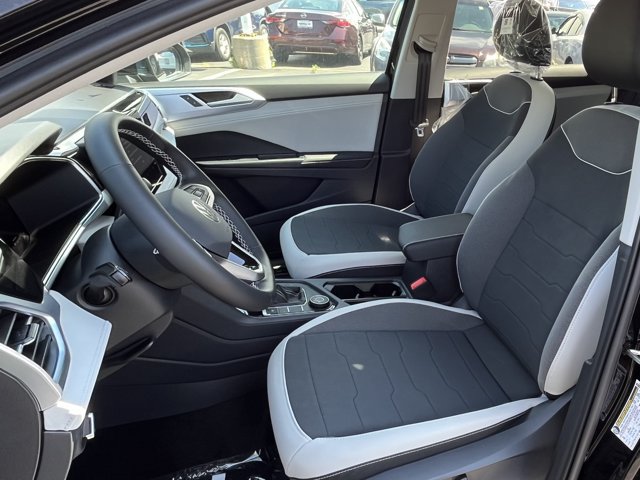 New 2026 Volkswagen Taos SE AWD/4WD image 13