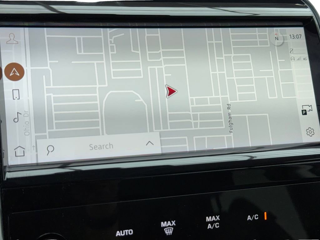 Used 2022 Land Rover Discovery Sport SE AWD/4WD image 28