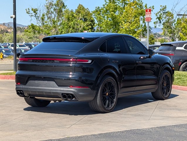 Used 2025 Porsche Cayenne Coupe AWD/4WD image 5