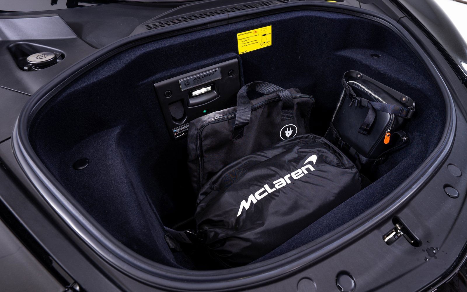 Used 2025 McLaren Artura Spider image 22