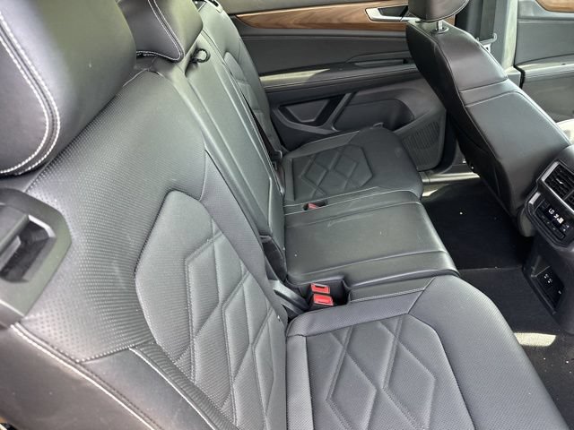 Used 2025 Volkswagen Atlas SE AWD/4WD image 24