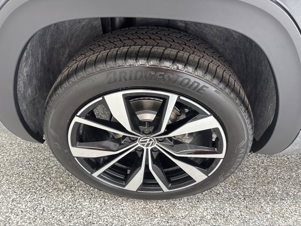 New 2026 Volkswagen Atlas SEL Premium R-Line AWD/4WD image 16