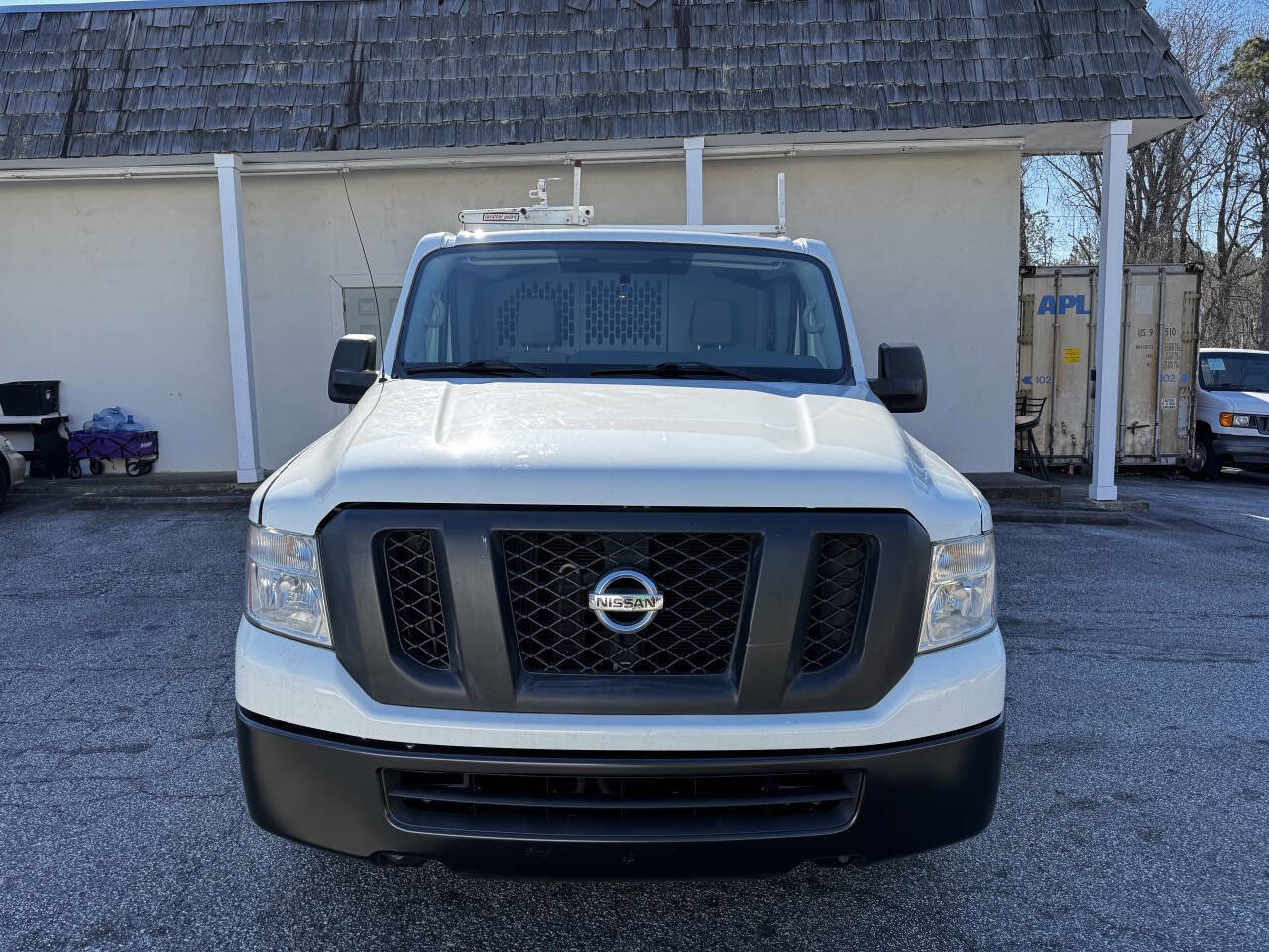Used 2018 Nissan NV 2500 SV image 2