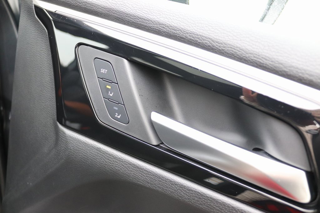 Used 2025 Mitsubishi Outlander SEL AWD/4WD image 36