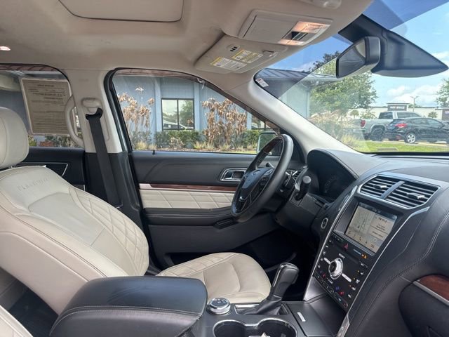 Used 2019 Ford Explorer Platinum image 11