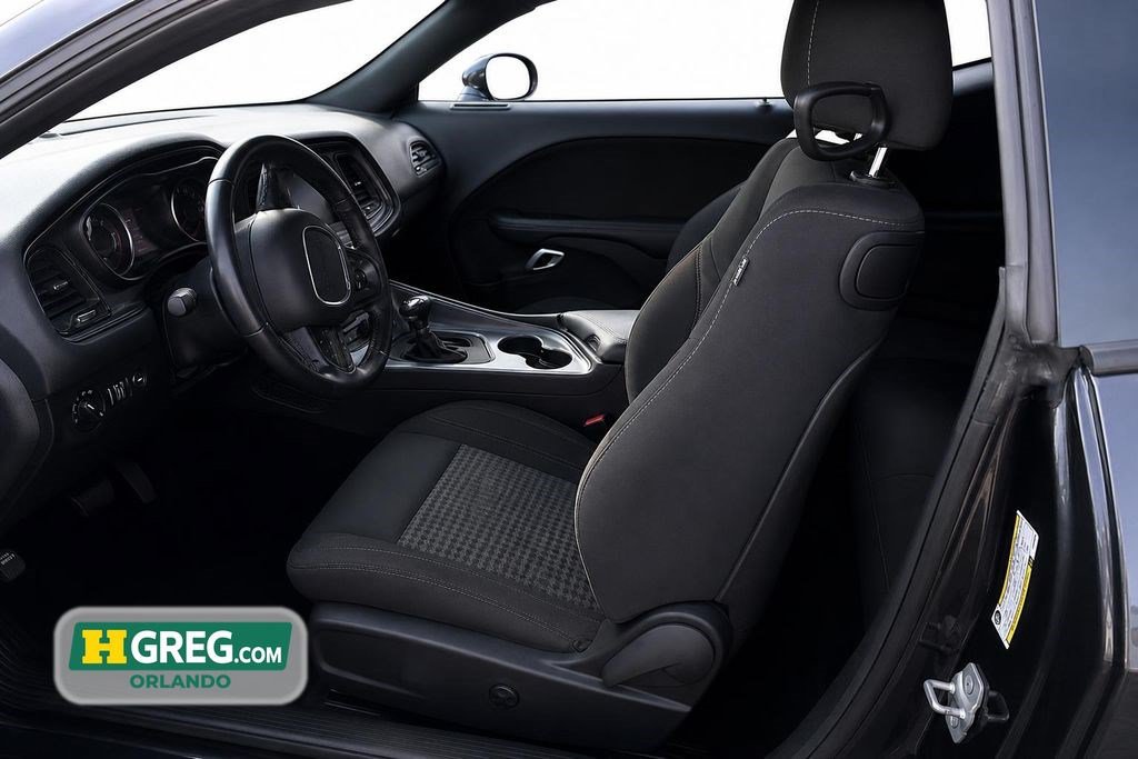 Used 2023 Dodge Challenger SXT RWD image 16