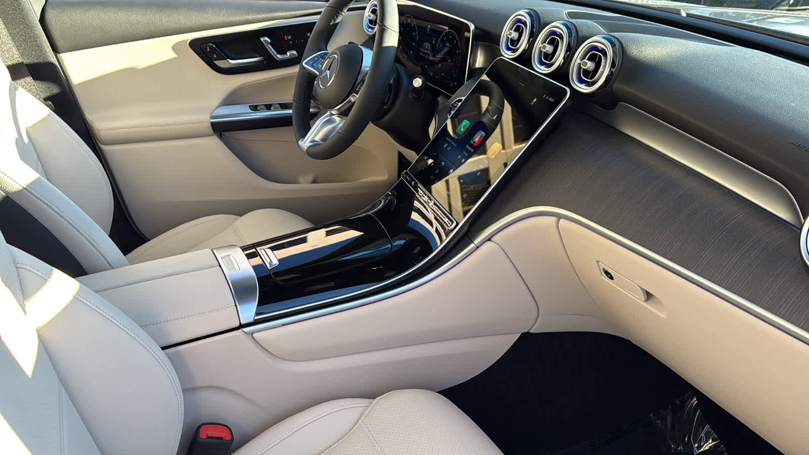 New 2026 Mercedes-Benz GLC 300 4MATIC image 36