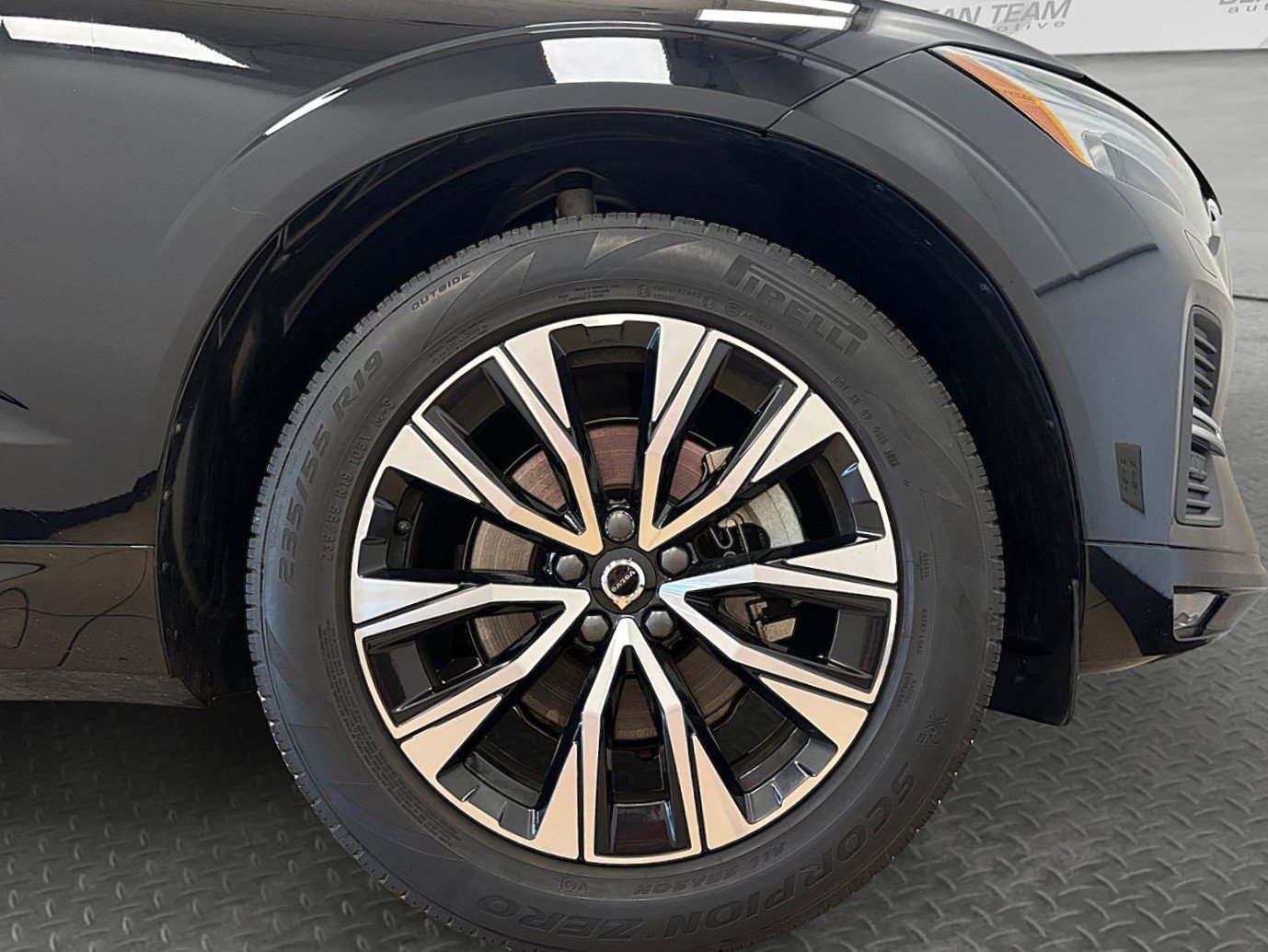 Used 2023 Volvo XC60 B5 Core w/ Climate Package FWD image 39