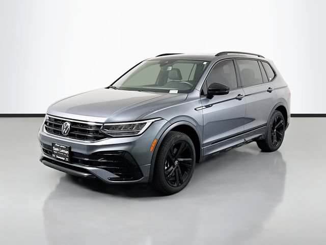 Used 2024 Volkswagen Tiguan SE R-Line AWD/4WD image 3