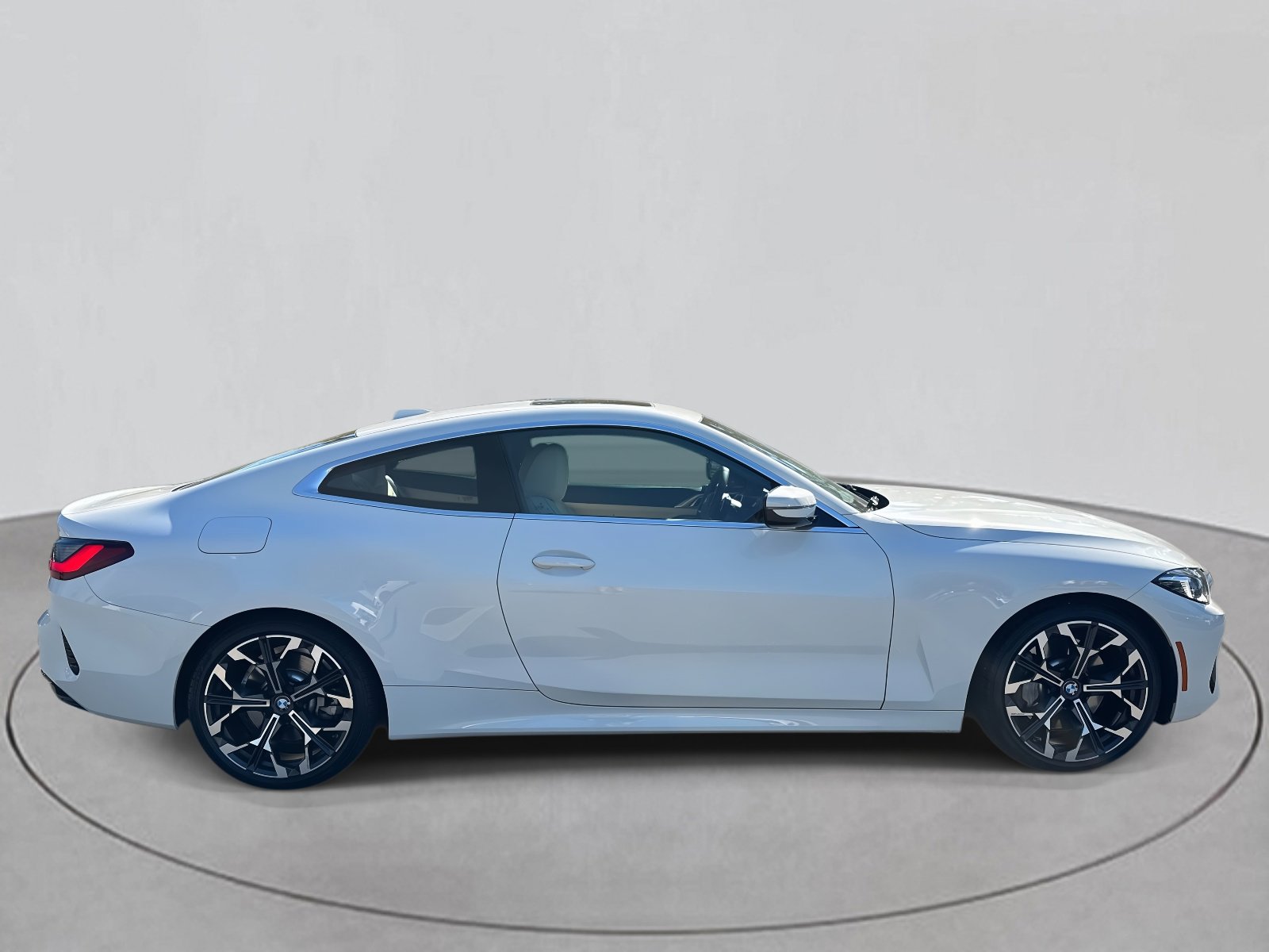 Used 2025 BMW 430i Coupe w/ Premium Package image 6