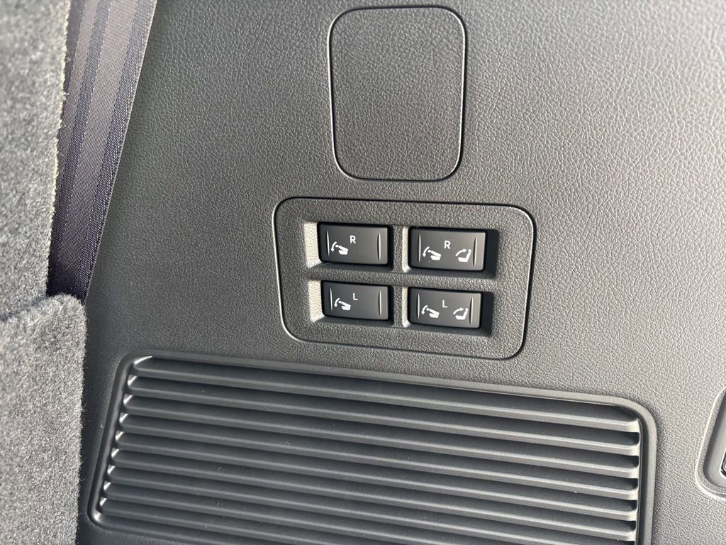 New 2026 Nissan Armada SL w/ Captain's Chari Seat Package image 18