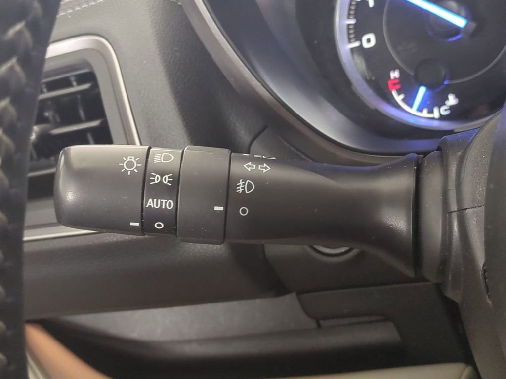 Used 2020 Subaru Ascent Touring w/ Popular Package #2 image 32