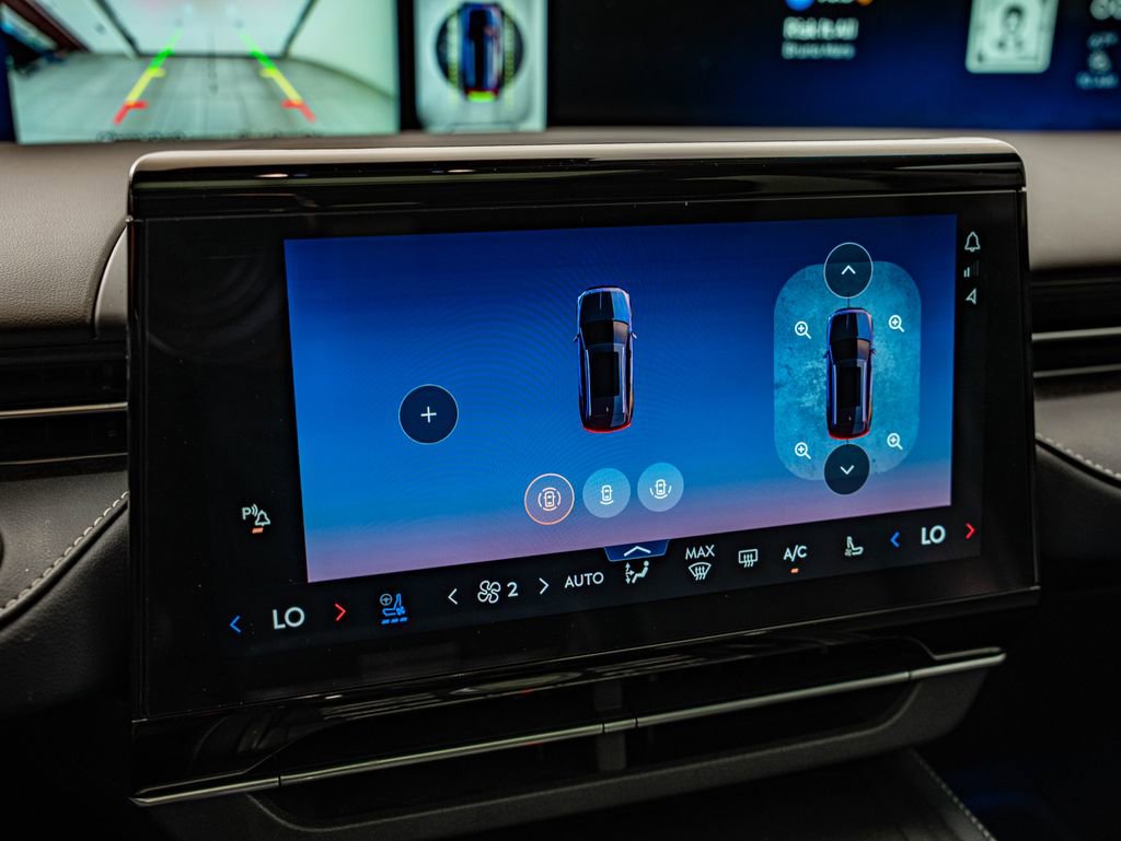 Used 2024 Lincoln Nautilus Reserve w/ Equipment Group 202A image 27