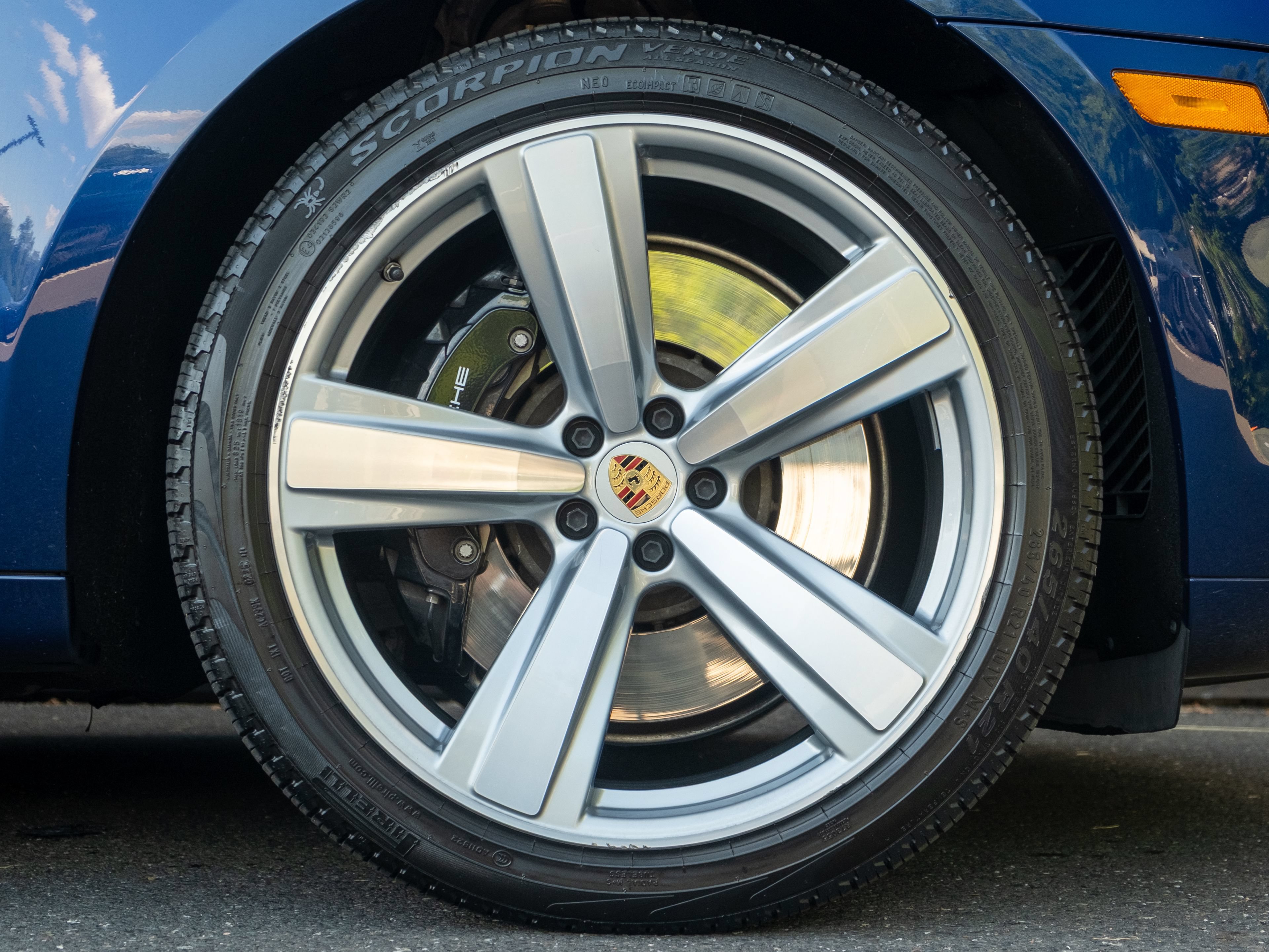 Certified 2023 Porsche Macan GTS AWD/4WD image 15