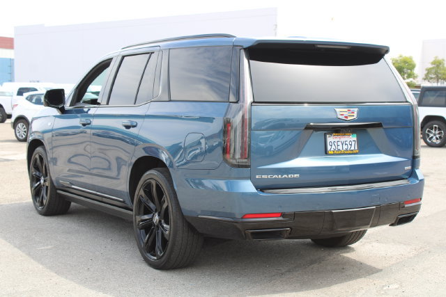 Used 2025 Cadillac Escalade Sport Platinum AWD/4WD image 3