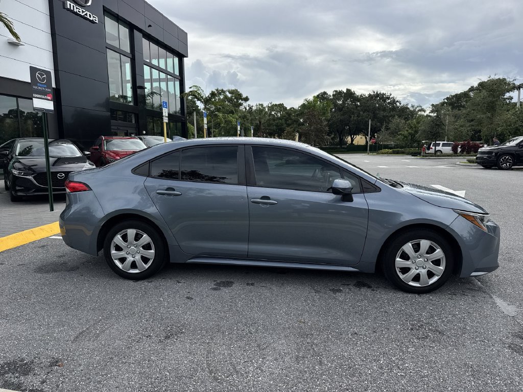 Used 2020 Toyota Corolla LE FWD image 5