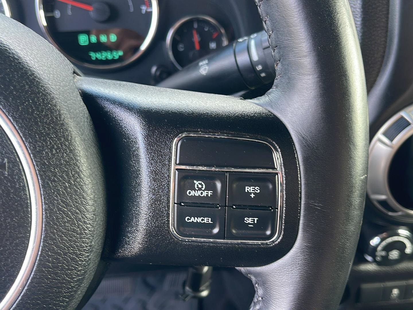 Used 2016 Jeep Wrangler Sahara w/ Connectivity Group image 16