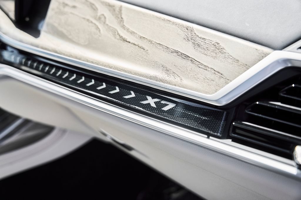 Used 2023 BMW ALPINA XB7 AWD/4WD image 45