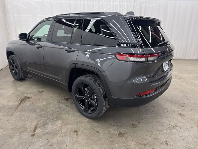 New 2025 Jeep Grand Cherokee Altitude image 23