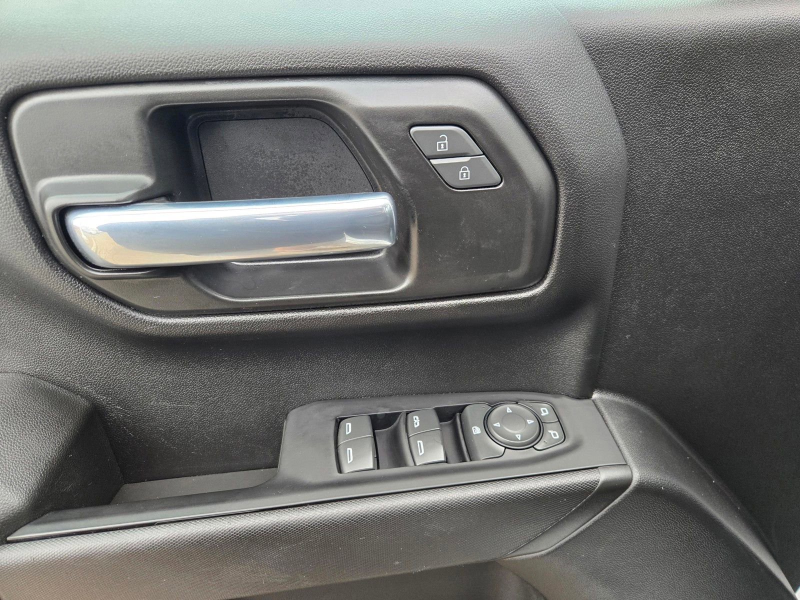 Used 2022 Chevrolet Silverado 1500 Custom image 15