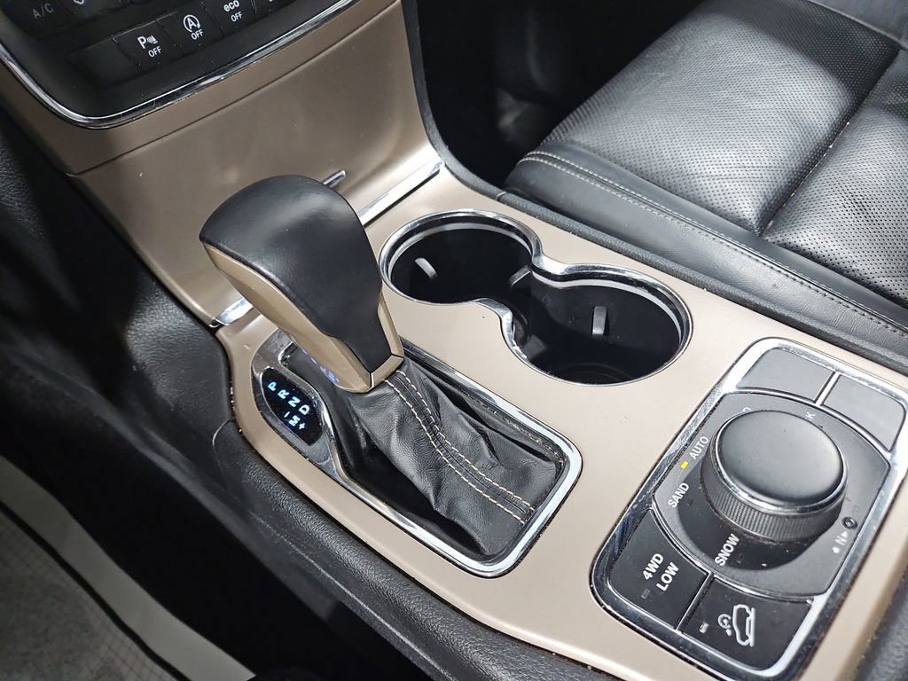Used 2017 Jeep Grand Cherokee Limited w/ Luxury Group II image 25