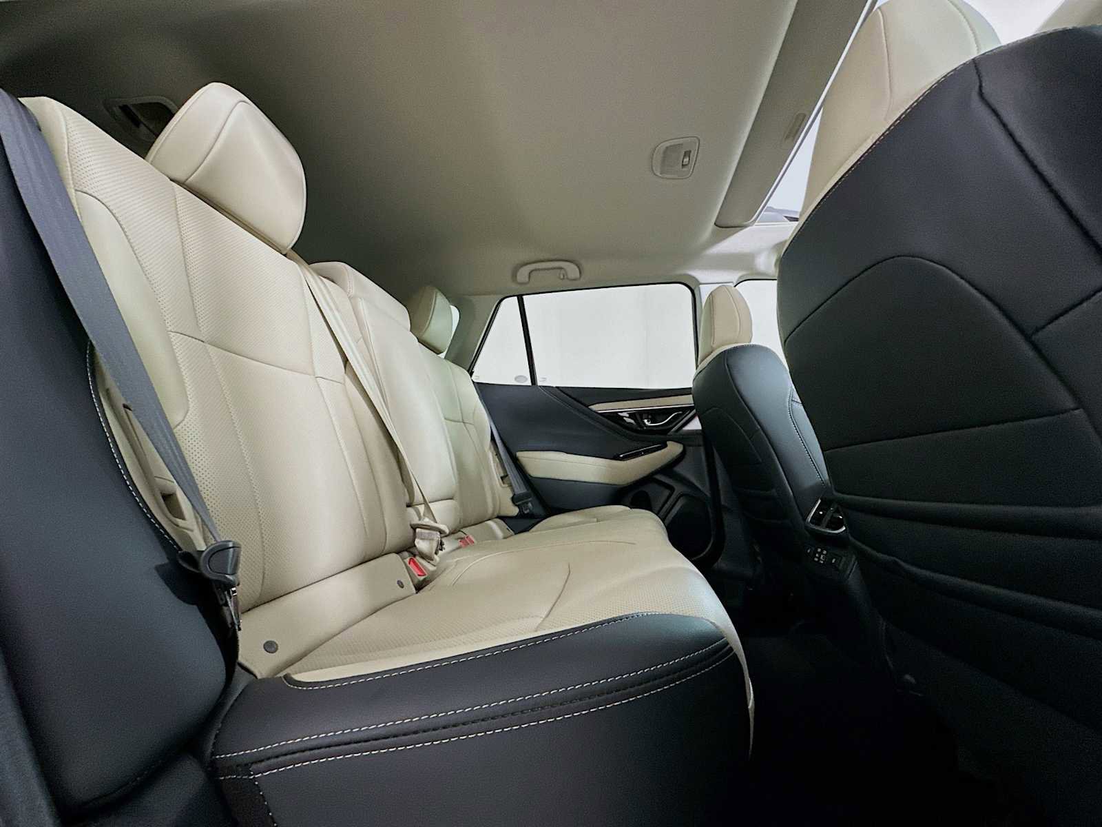 Certified 2025 Subaru Outback Limited AWD/4WD image 26