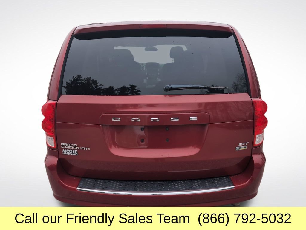 Used 2014 Dodge Grand Caravan SXT w/ Rear Park Assist Package image 5