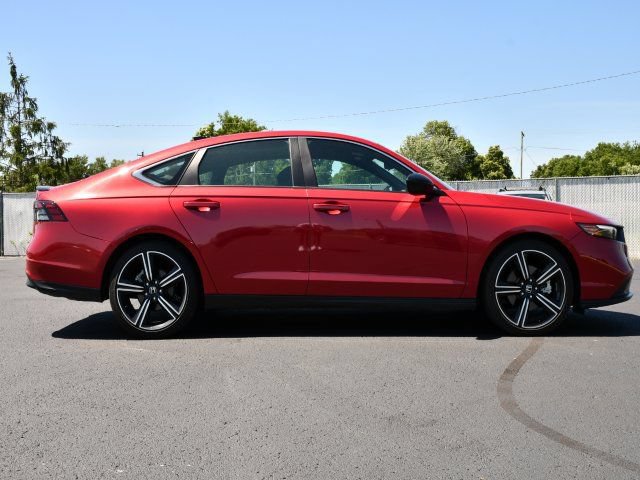 Used 2024 Honda Accord Sport image 8
