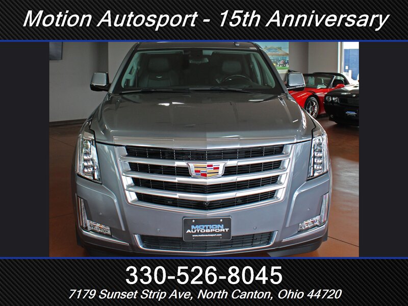 Used 2020 Cadillac Escalade Luxury AWD/4WD image 4