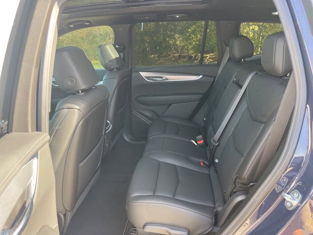 New 2025 Cadillac XT6 Luxury image 37