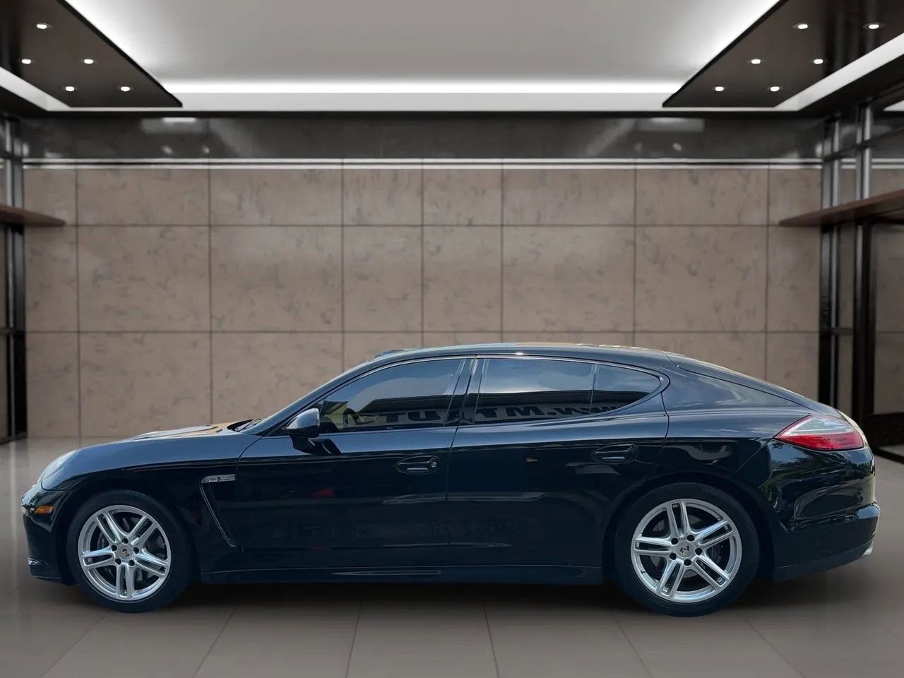 Used 2012 Porsche Panamera 4 image 3