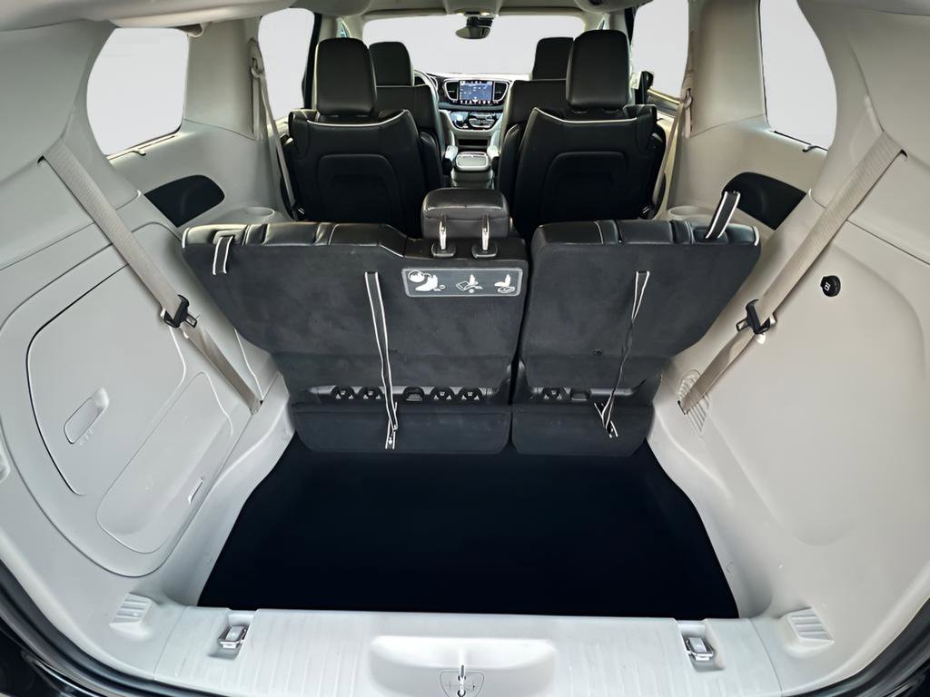 Used 2021 Chrysler Pacifica Limited image 27