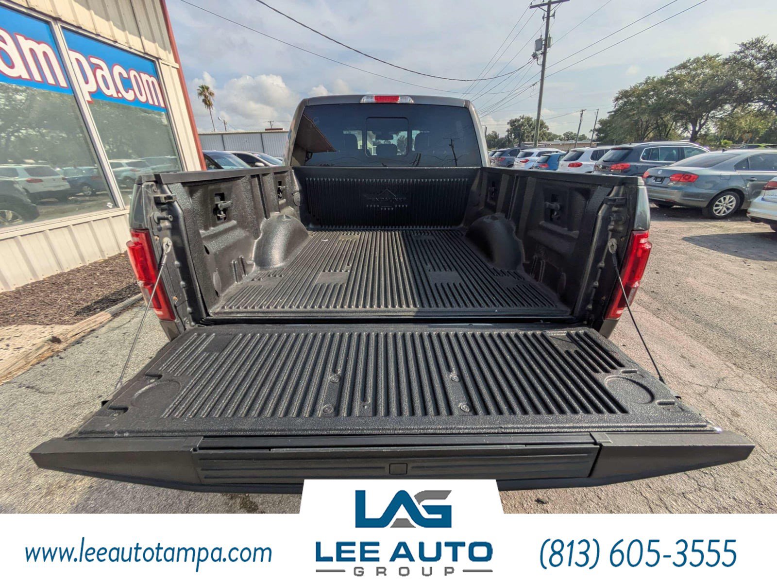 Used 2015 Ford F150 Platinum w/ Equipment Group 701A Luxury RWD image 12