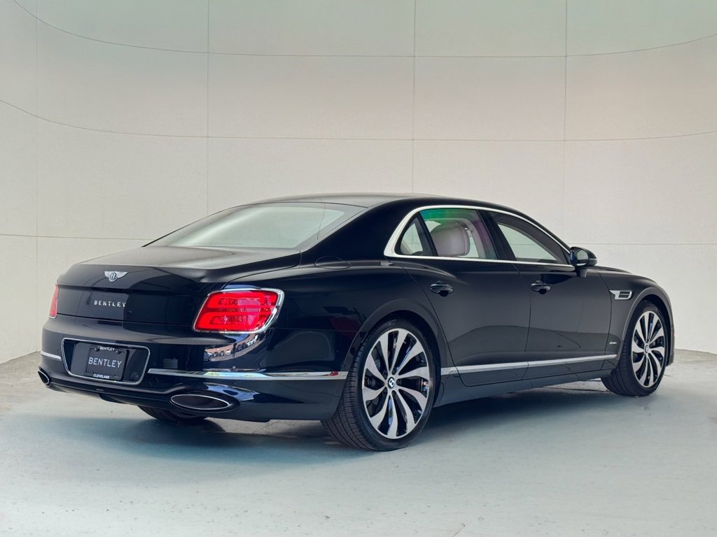 New 2026 Bentley Flying Spur Azure image 3