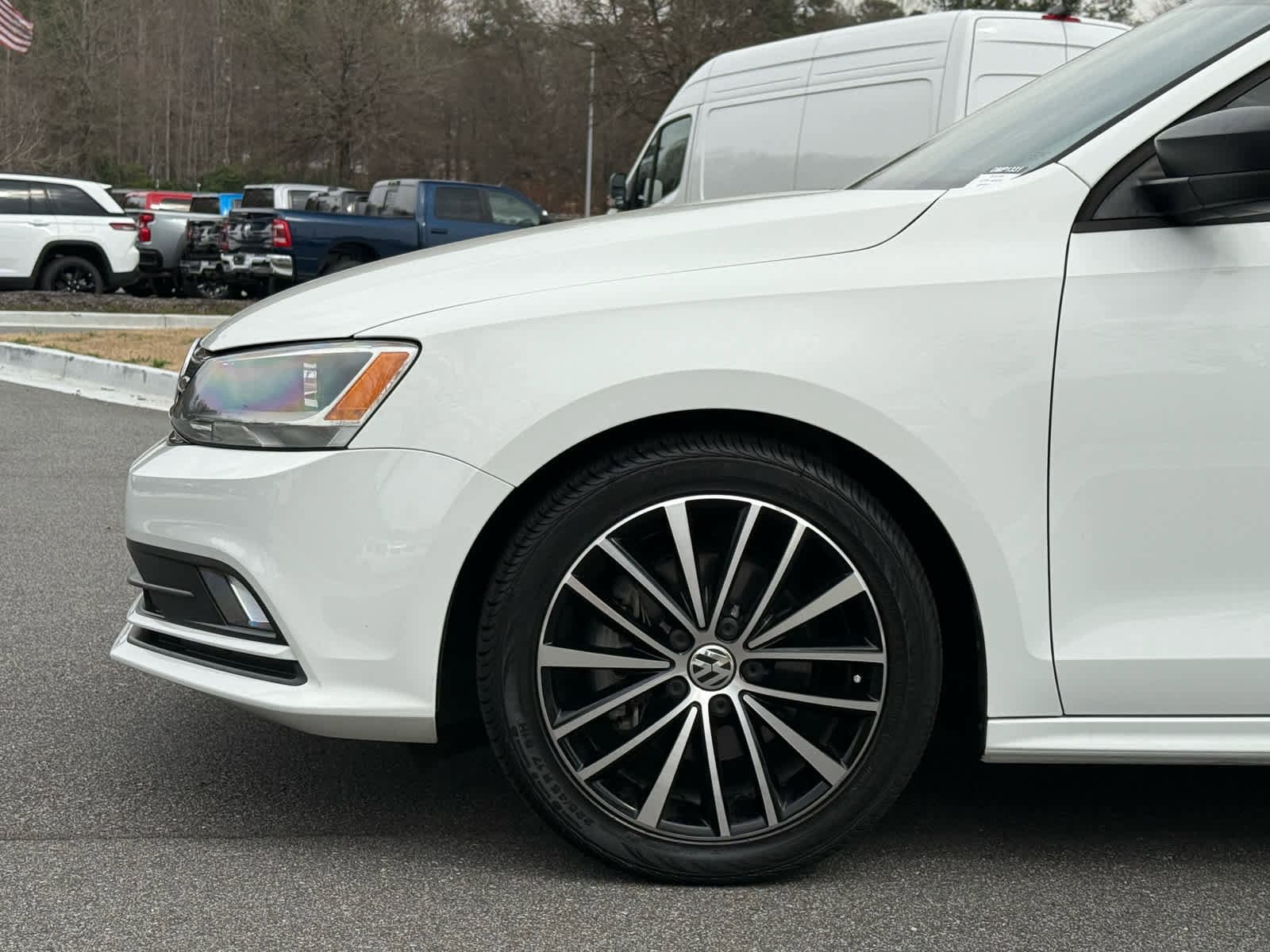 Used 2016 Volkswagen Jetta Sport image 11