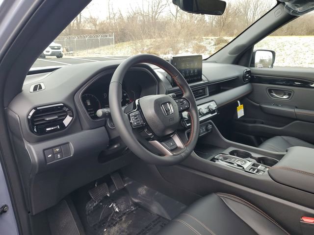 New 2025 Honda Pilot TrailSport image 18