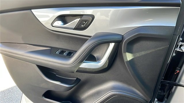 Used 2020 Chevrolet Blazer LT image 28