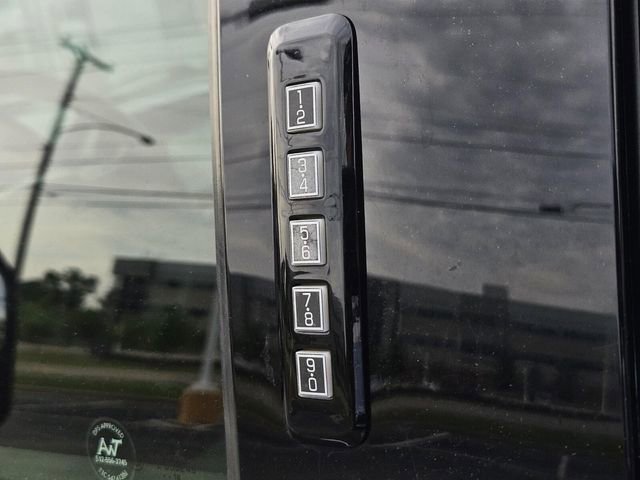 Used 2018 Ford F150 XLT w/ Equipment Group 302A Luxury image 9